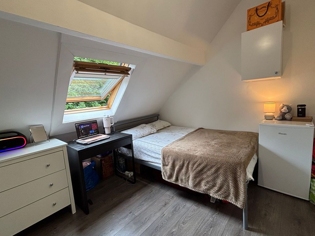 Thumbnail **New to the market, Double Bedroom available to rent with own shower room**